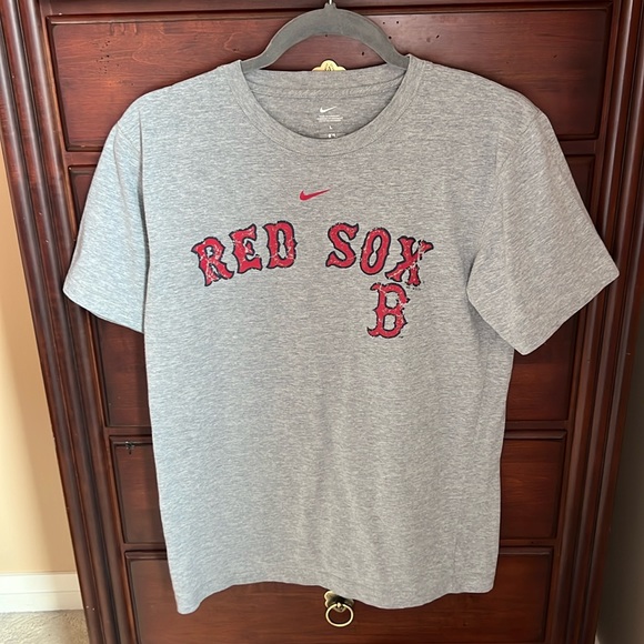 Nike Boston Red Sox Short Sleeve Grey Tee Shirt - Picture 1 of 5